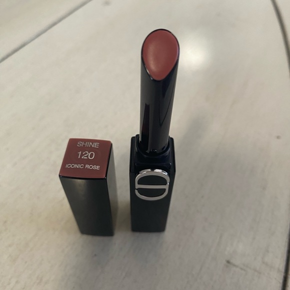Dior Shine Lipstick in Iconic Rose - Picture 2 of 3
